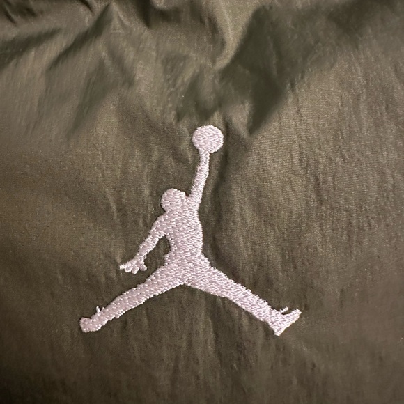 New Jordan Puffer Jacket - Picture 4 of 4